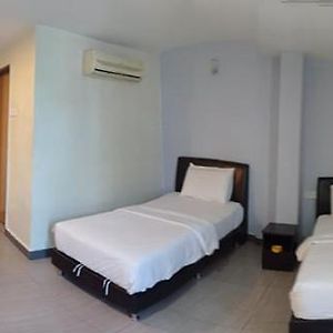 Double or Twin Room Private Bathroom